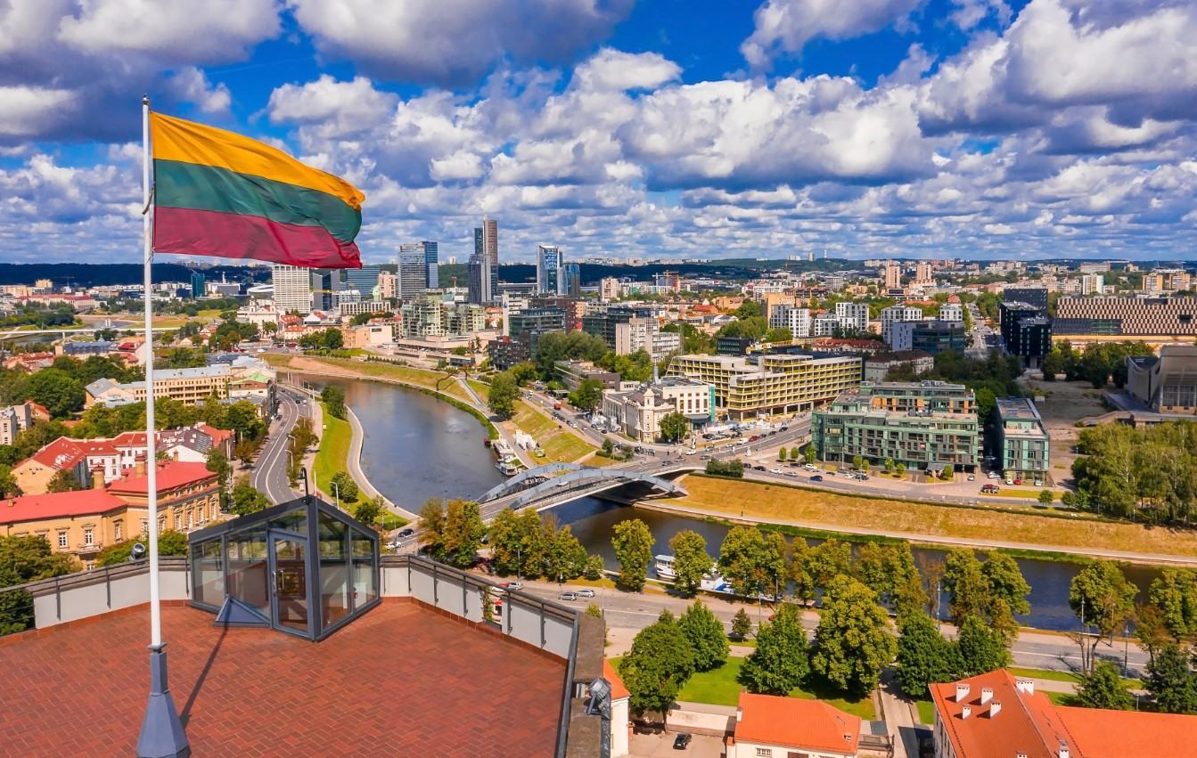 В Литве могут начать отказывать в ВНЖ военнообязанным украинцам