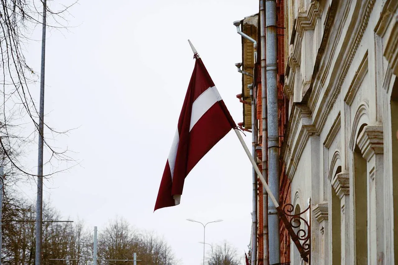 Латвия выдала россиянам 60 предписаний о выезде из страны