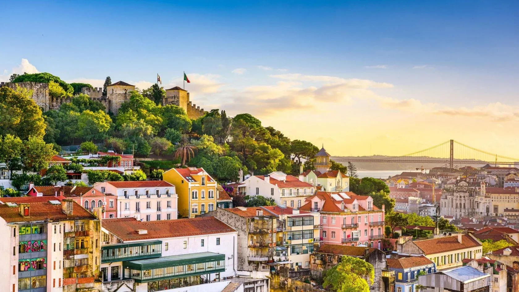 Португалия отменяет налоги на первое жилье для молодежи