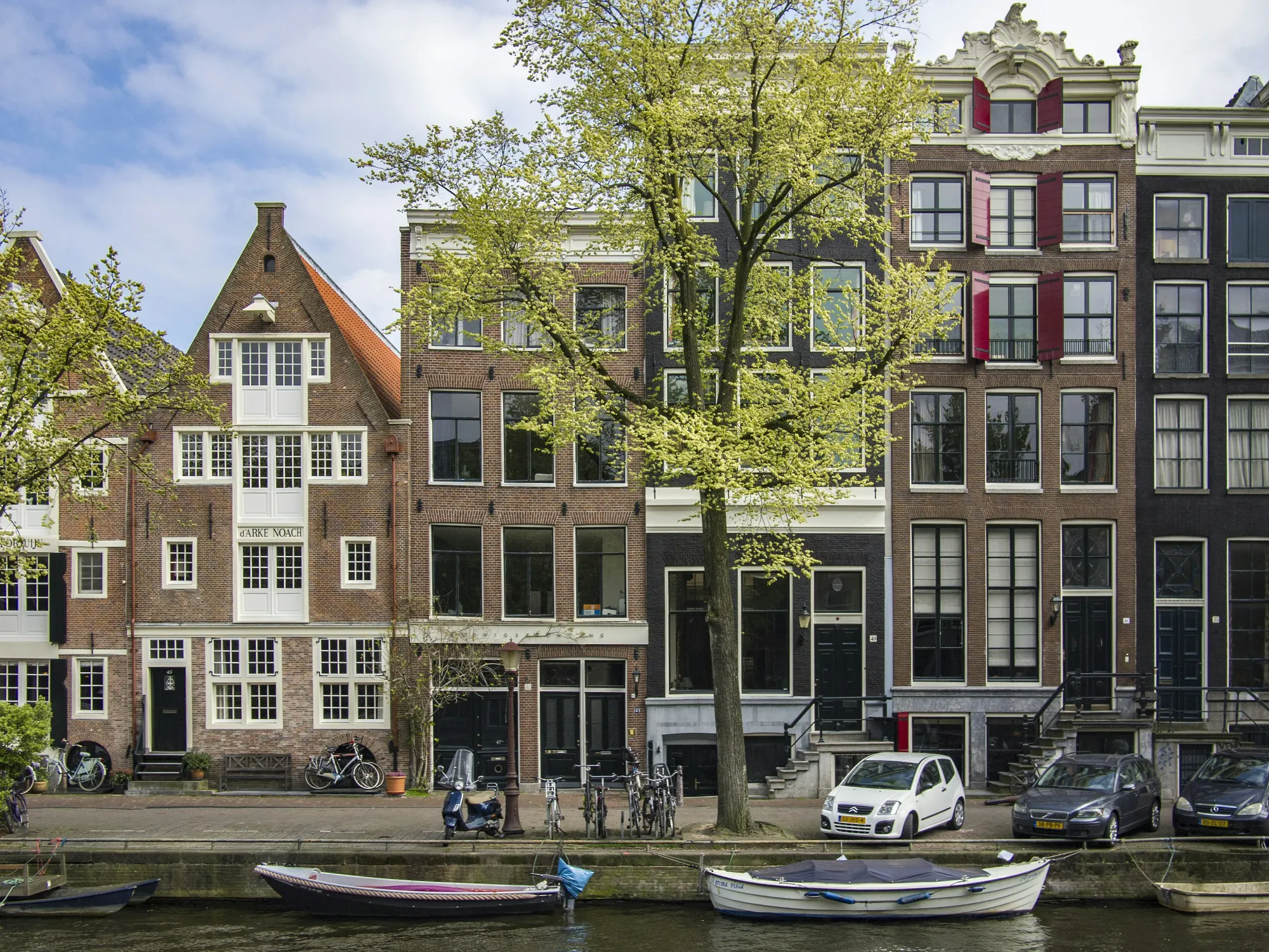 Амстердам лидирует в рейтинге дорогих городов Европы