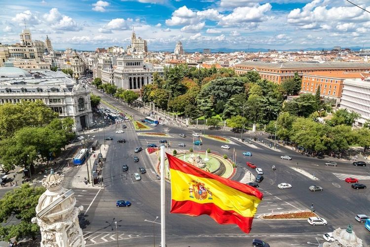 Испанский парламент рассматривает законопроект о легализации мигрантов