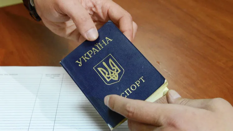 Украина ужесточила правила выезда для граждан с ВНЖ за границей